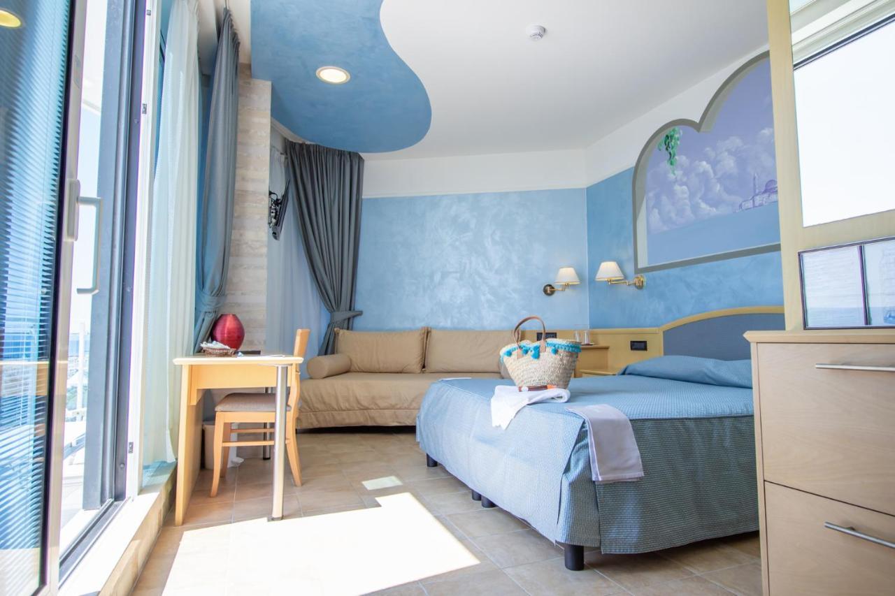 Hotel Universo Lido di Jesolo Exterior photo